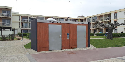 Confronto tra le tecnologie autopulenti per bagni pubblici di PTMatic